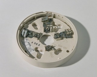B501 Plug-in Detector Base